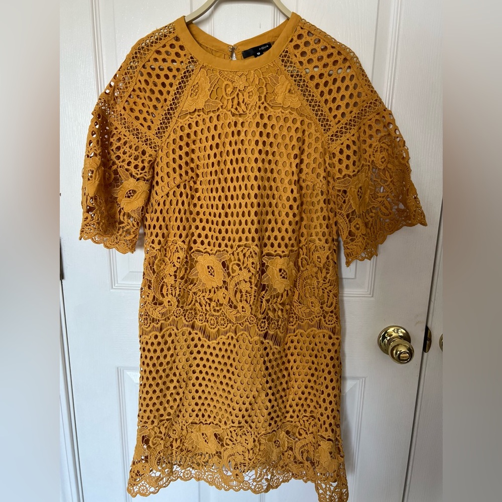 AQUA BOHO BELL SLEEVE LACE DRESS size medium